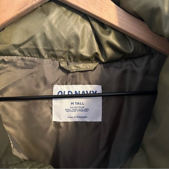 NWT Old Navy Green Puffer Vest Medium Tall - Picture 10 of 10